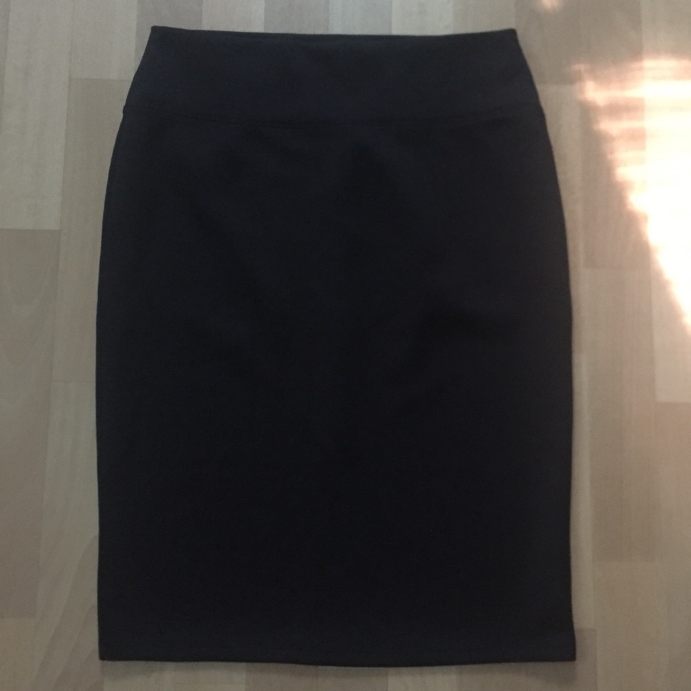 —2 for $20–NWT! Black Fitted Midi skirt Sz XL
